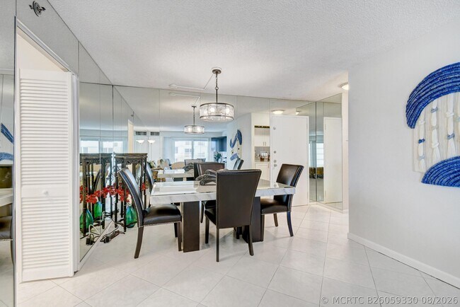 Building Photo - 3221 S Ocean Blvd