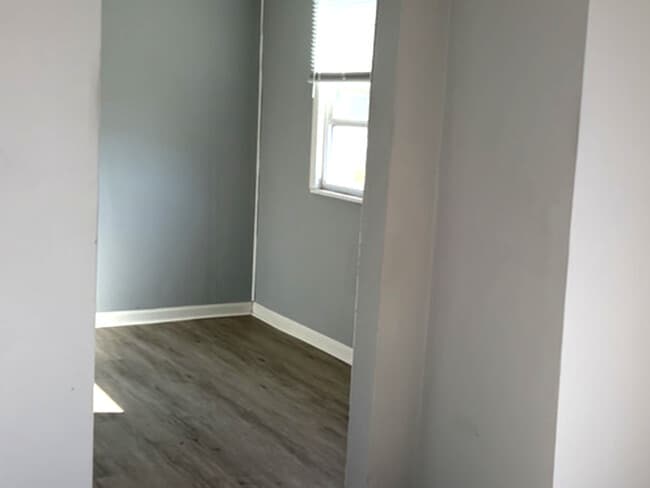 Building Photo - 144 154th Pl