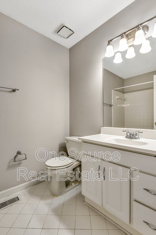 Building Photo - 1702 Twin Brooks Dr SE