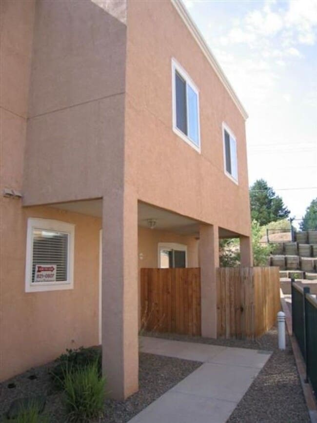 Building Photo - Gated community, 2 Br, 2.5 Ba w/ appliance...