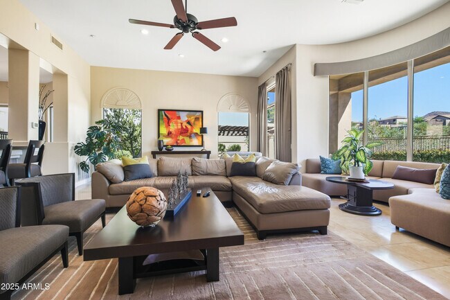 Building Photo - 10637 E Blanche Dr