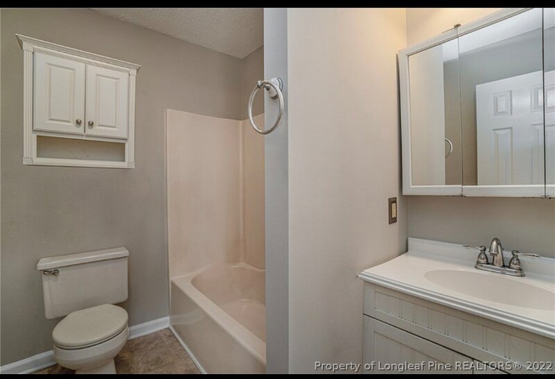 Building Photo - 596 Countrytown Dr