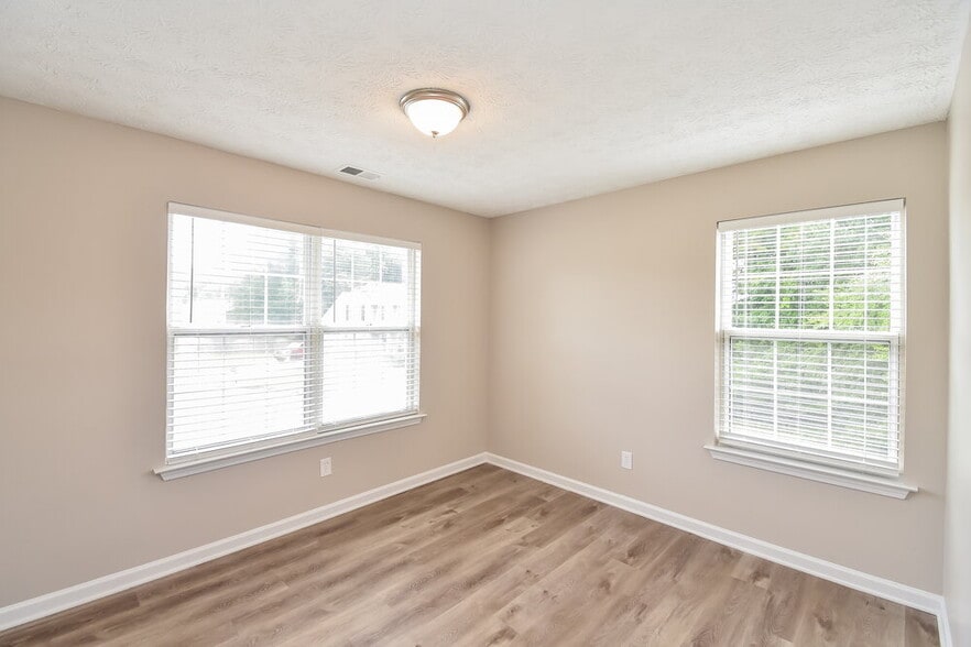 Building Photo - 2914 Water Lily Ct