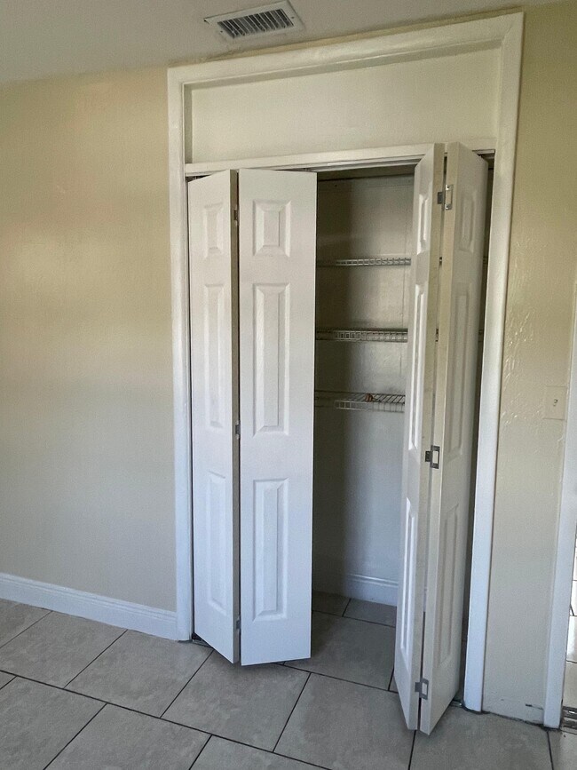 Building Photo - 1316 NW 12th St