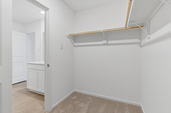 Building Photo - 1603 Golden Iris Dr