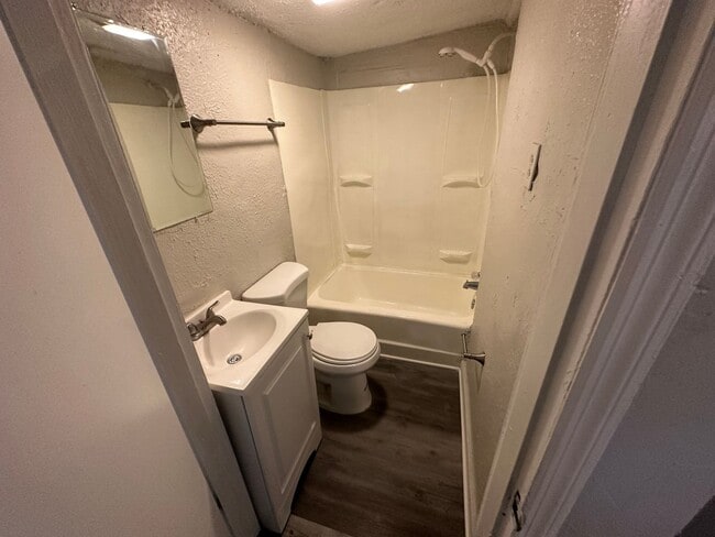 Building Photo - 6262 Simpson Ave