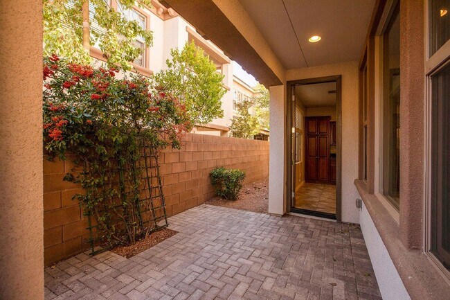 Building Photo - Summerlin - Leed Certified Home - Across the 215 from Downtown Summerlin Mall