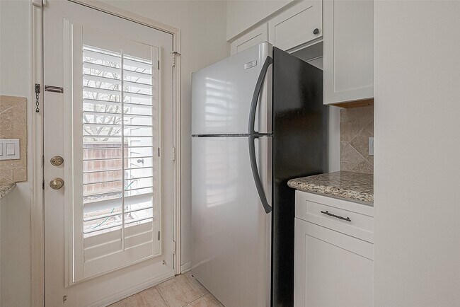 Building Photo - 2930 Grants Lake Blvd