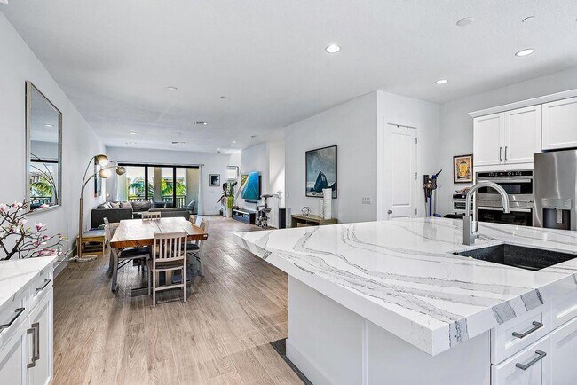 Building Photo - 5256 Beckman Ter