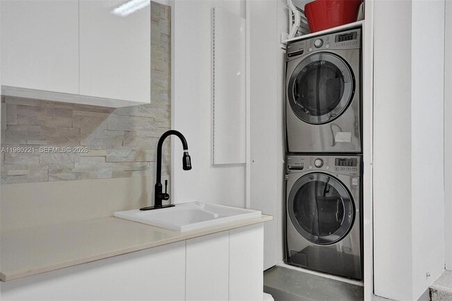 Building Photo - 1529 Shoreline Way