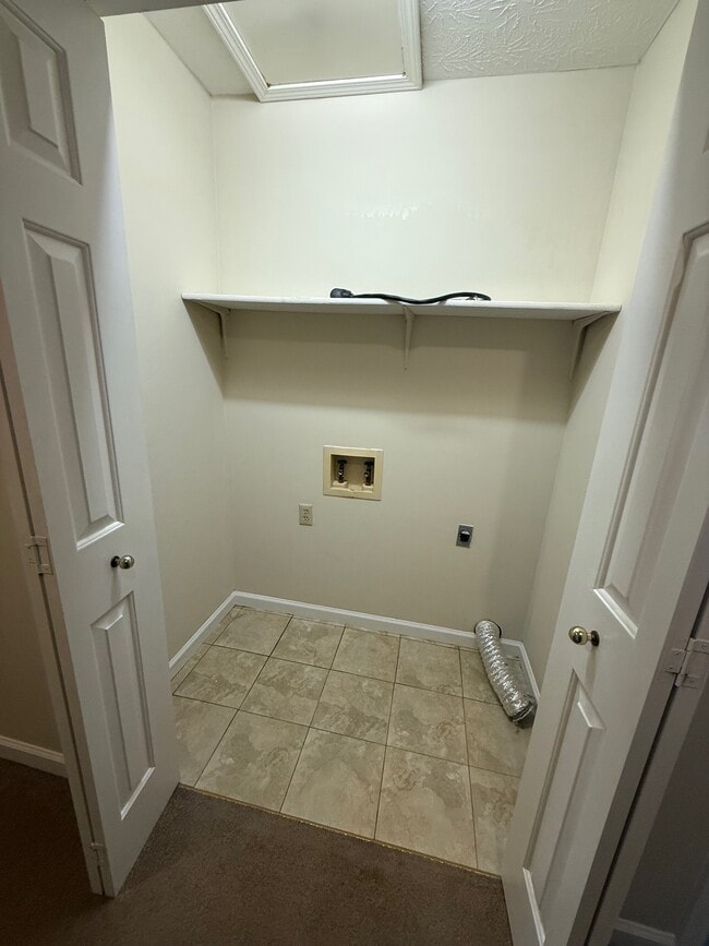 Building Photo - 3405 Fairway Dr