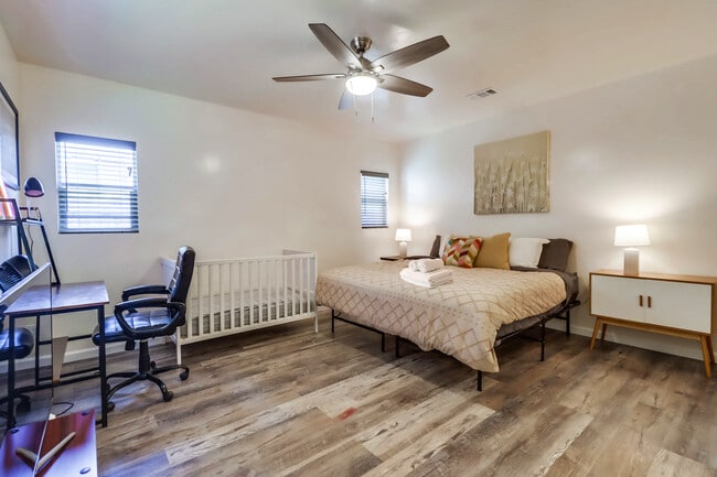 Open up the blinds, you'll have all the light & space you need to unwind & relax - 1738 Dahlia Ave