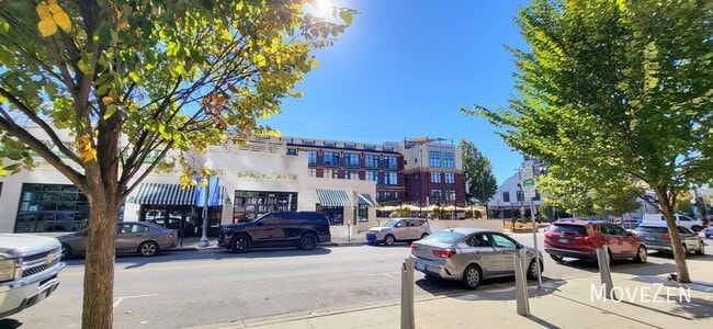 Building Photo - 115 E Park Ave