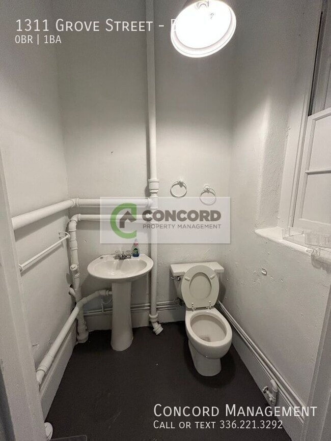 Building Photo - 1311 Grove St