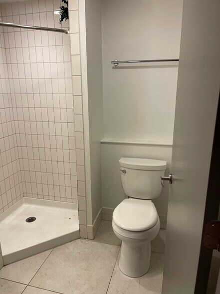 Building Photo - 144 Bowdoin St