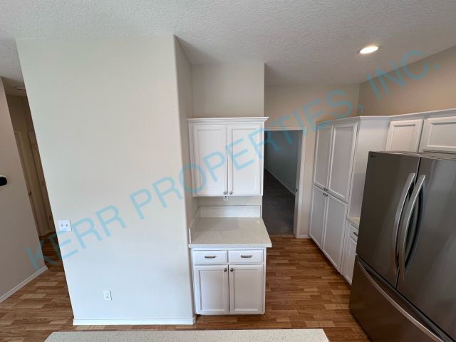 Building Photo - Charming Clackamas Retreat: Spacious 3-Bed...