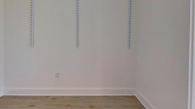 Building Photo - 30 Edgewater Pl