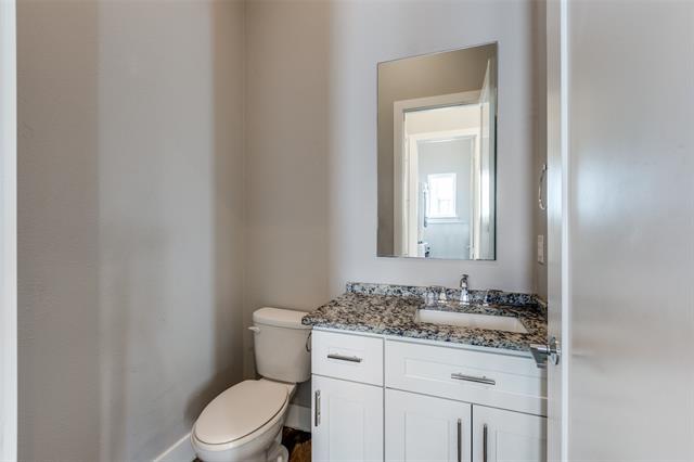 Building Photo - 3816 Roseland Ave