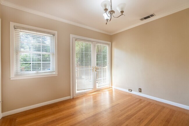 Building Photo - 3440 H St