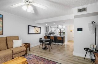 Building Photo - 4541 SW 44th Ln