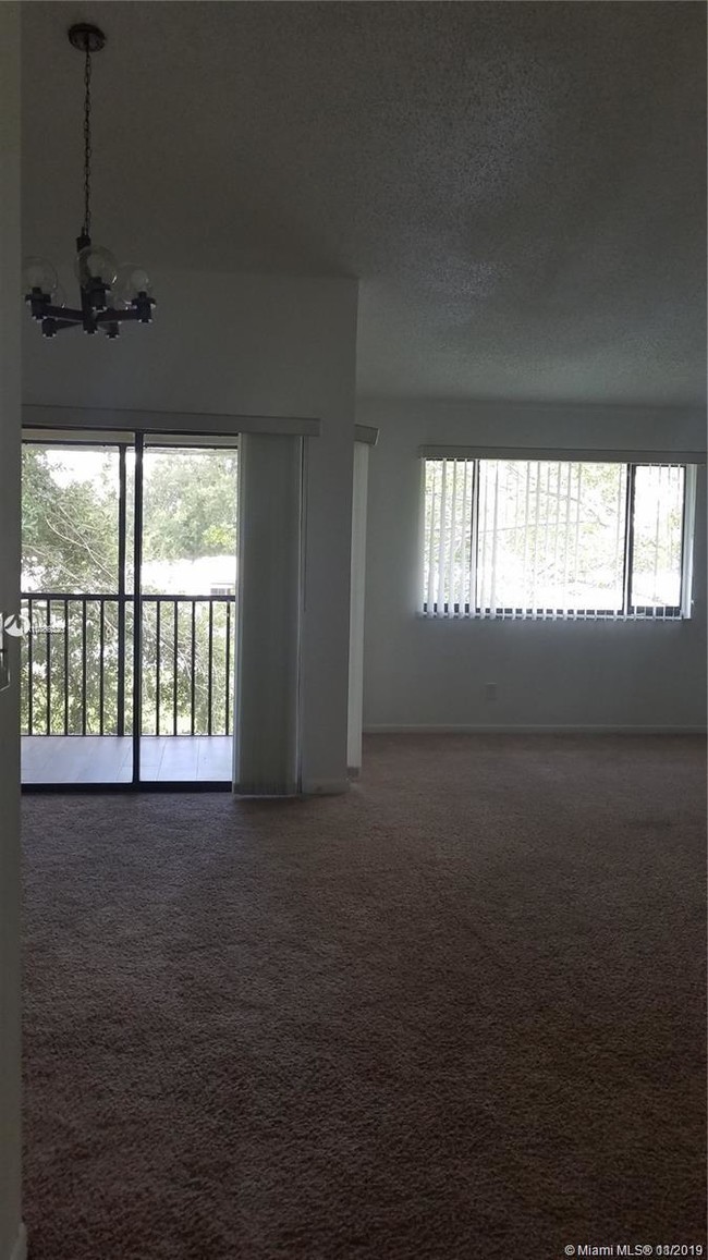 Building Photo - 8132 NW 15th Manor