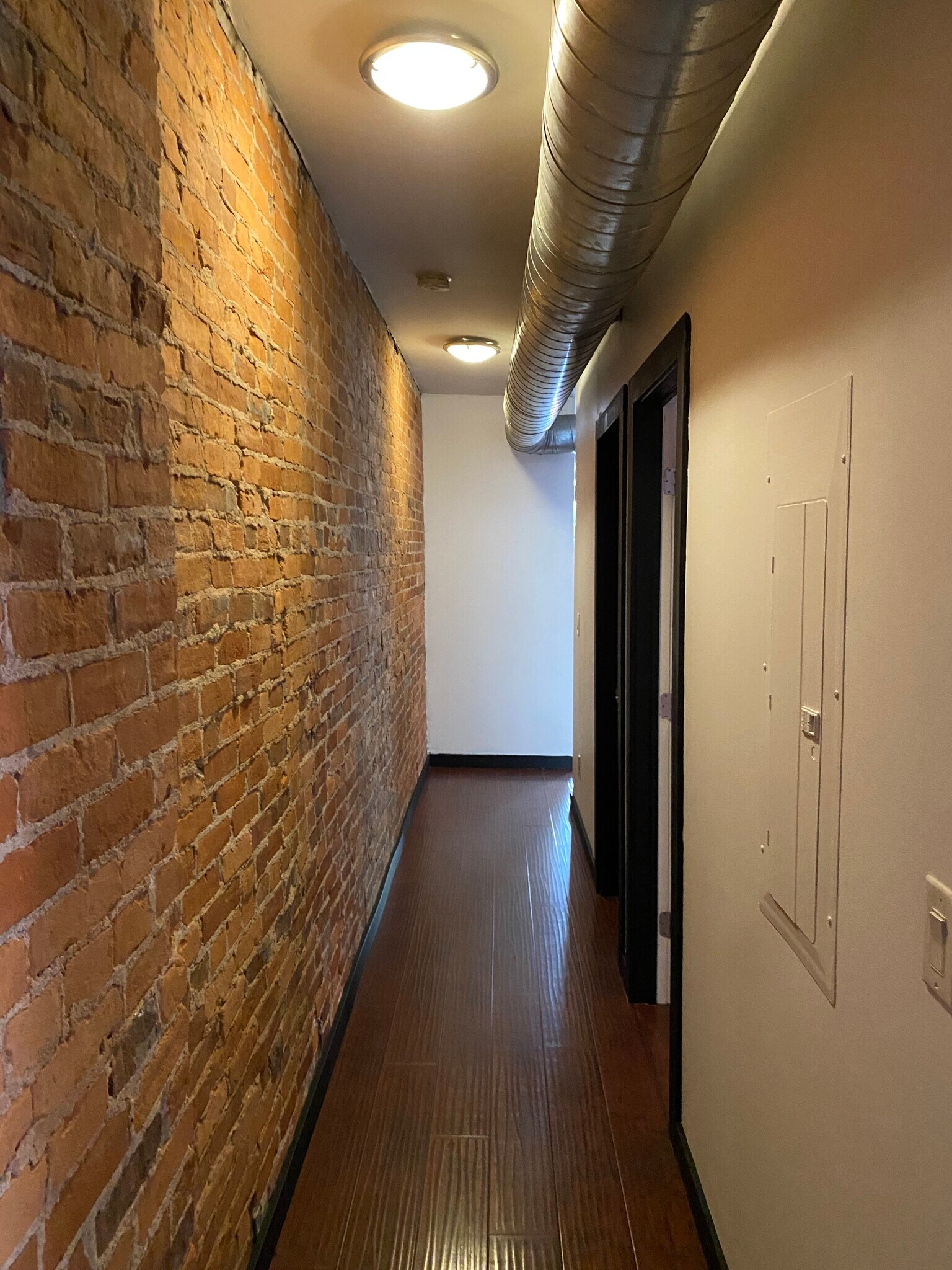 Building Photo - 874 Oak St