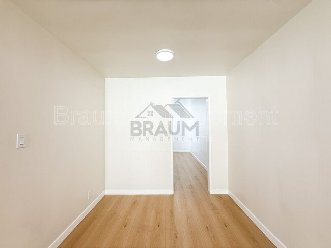 Building Photo - 7333 Woodman Ave