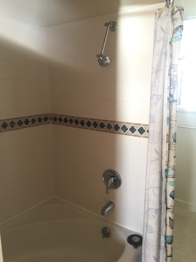 Building Photo - Amazing Views!