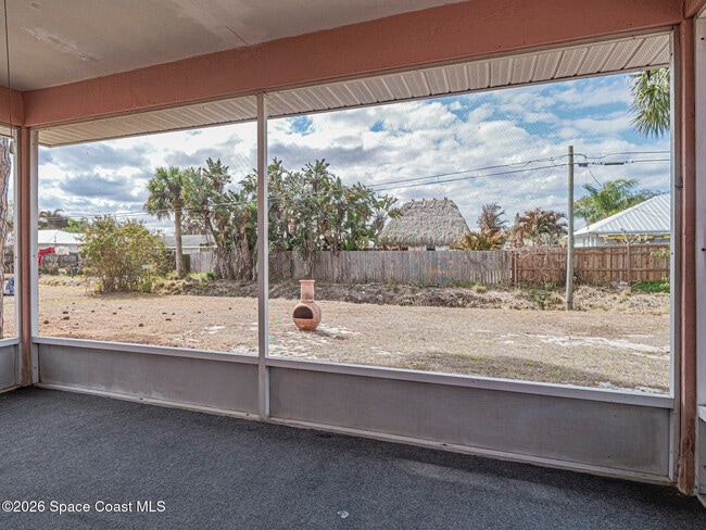 Building Photo - 483 Melrose Ln