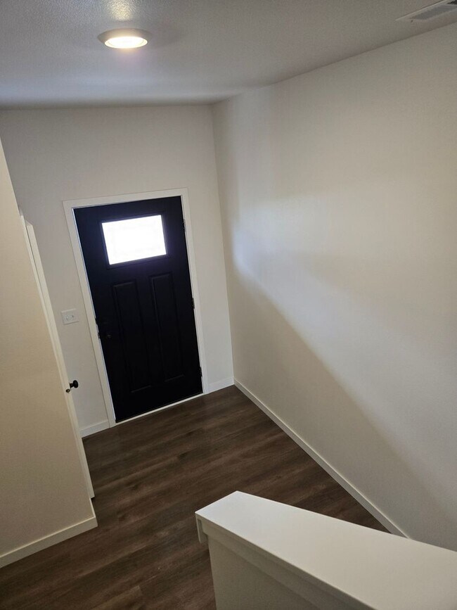 Building Photo - RaeMat LLC