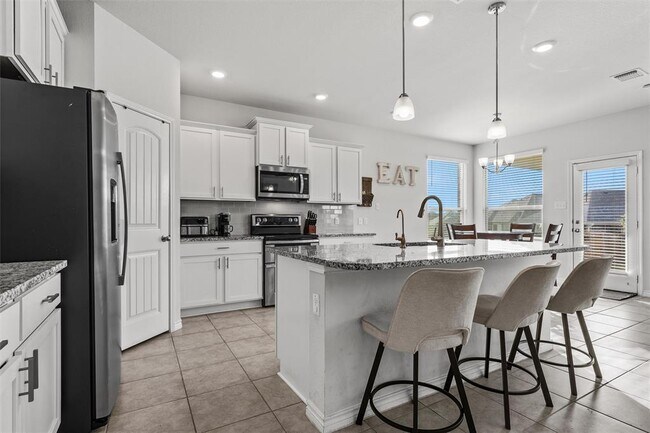 Building Photo - 6113 Lavaca Dr