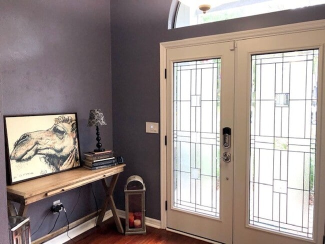 Building Photo - Beautifully Renovated Home in The Reserve!