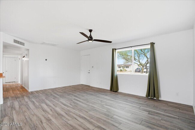 Building Photo - 1935 E El Parque Dr