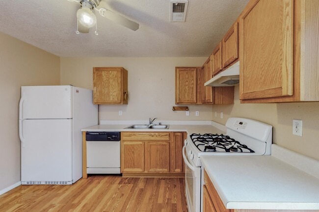 Building Photo - 10728 Hatch Dr NW