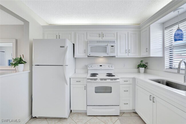 Building Photo - 4166 27th Ct SW