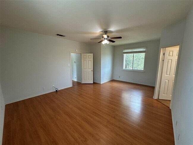Building Photo - 1603 Azalea Dr