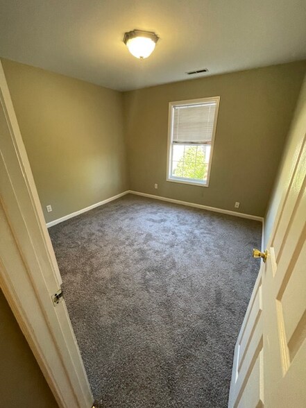 Building Photo - 73 A Eastgate Cir