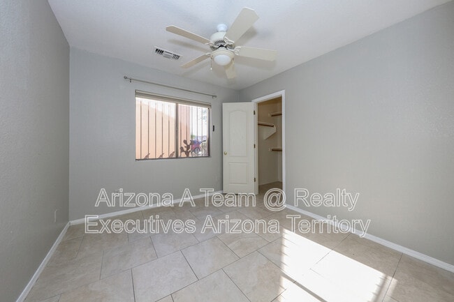 Building Photo - 3067 S Beck Dr