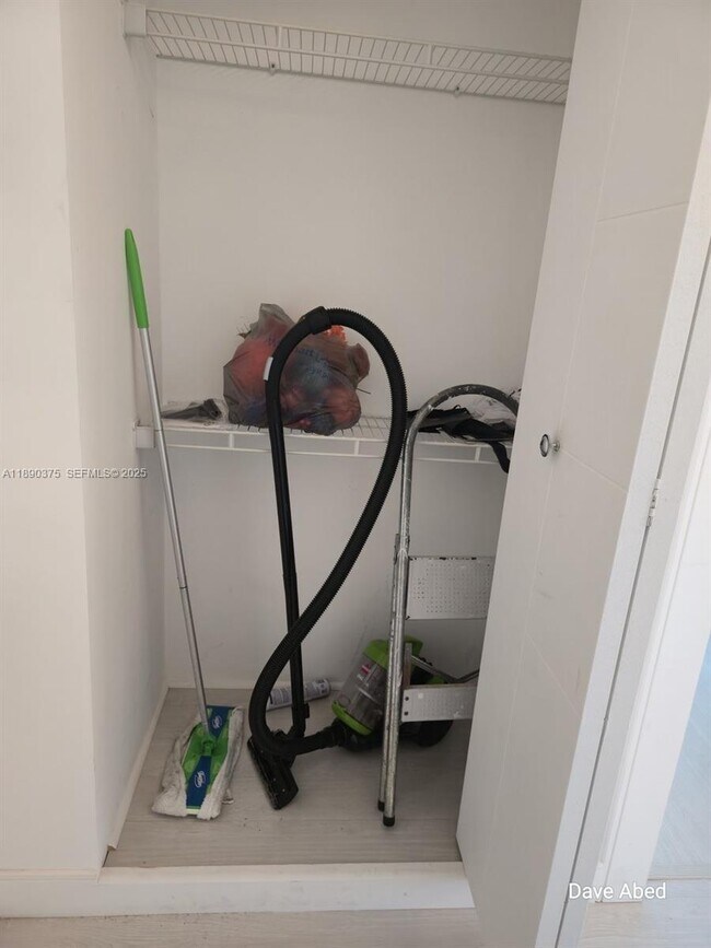 Building Photo - 3600 Galt Ocean Dr