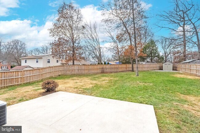 Building Photo - 13715 Smallwood Ct