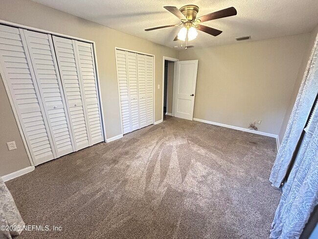 Building Photo - 3958 Hunter Cir