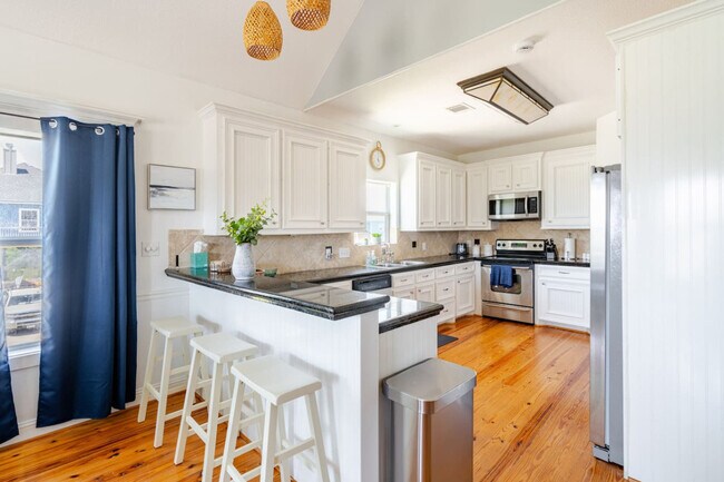 Building Photo - 814 Helen Blvd