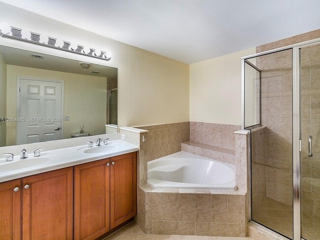 Building Photo - 8390 SW 72nd Ave