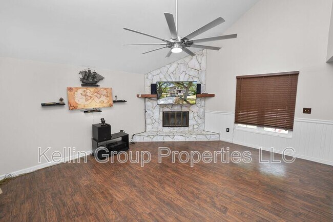 Building Photo - 9934 Peninsular Dr