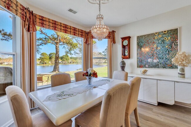 Building Photo - Charming 2 Bed, 2 Bath Rental with Lagoon Views in Sun City!