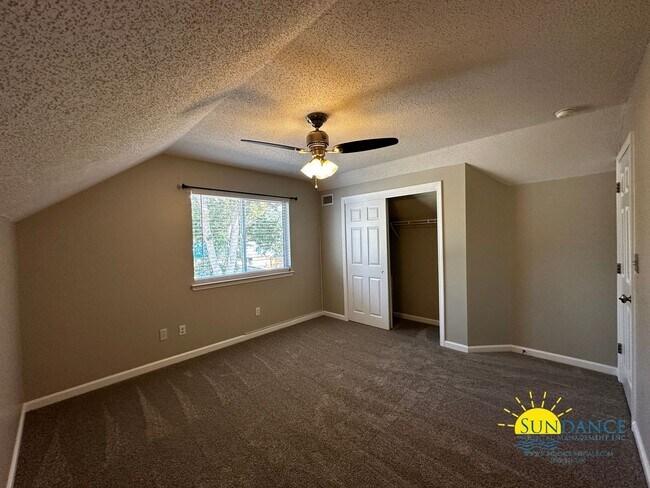 Building Photo - Lakefront home with Enclosed pool centered between Eglin and Hurlburt