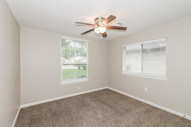 Building Photo - 2631 Dawn Star Dr