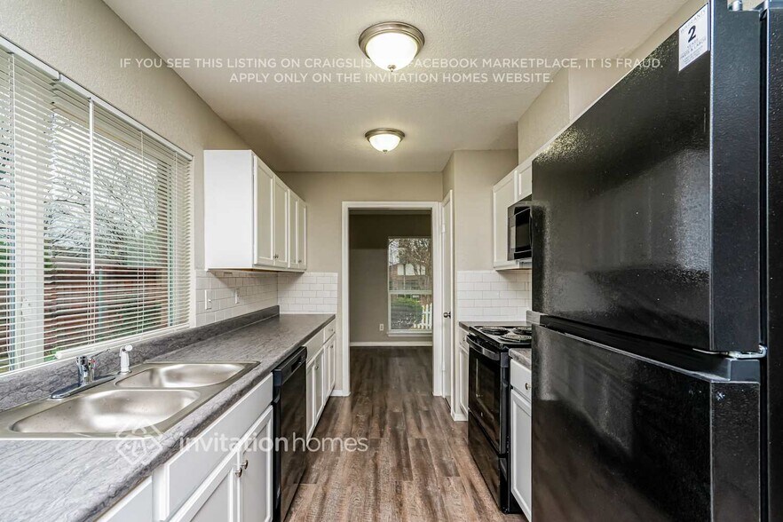 Building Photo - 4833 Graham Ct