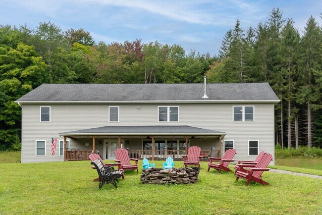 Building Photo - 1724 Calhoun Hill Rd