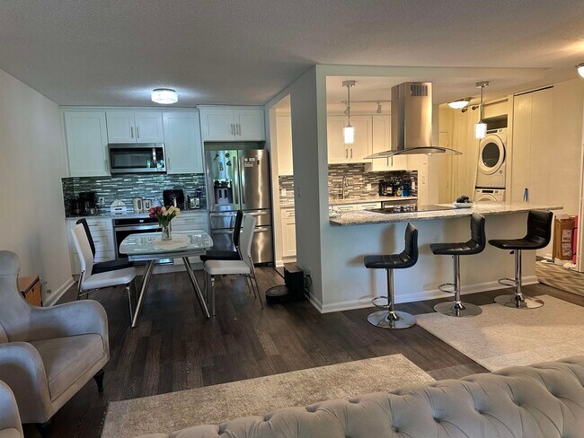 Building Photo - 200 Grand Cove Way
